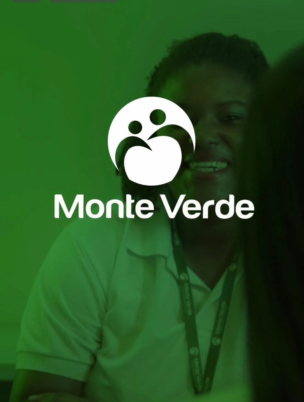 Identidade Monte Verde sobre a imagem de uma pessoa da equipe